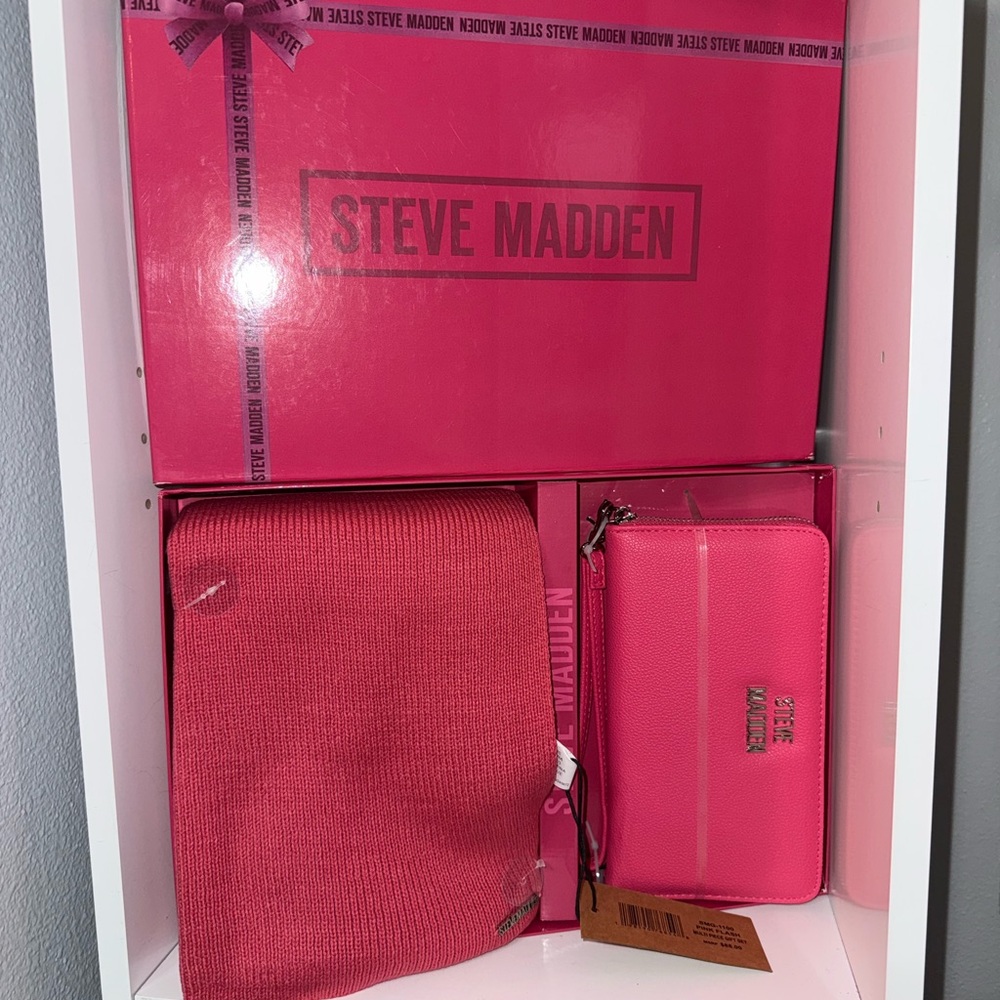 Steve Madden Pink Wallet and Scarf set